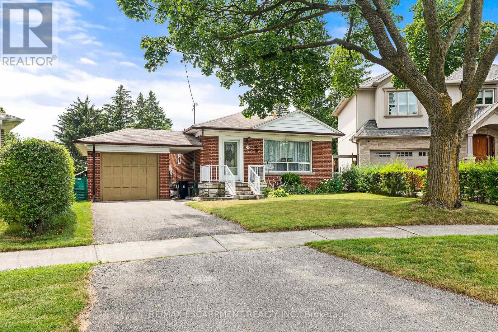 16 Northampton Dr, Toronto, ON M9B 4S6