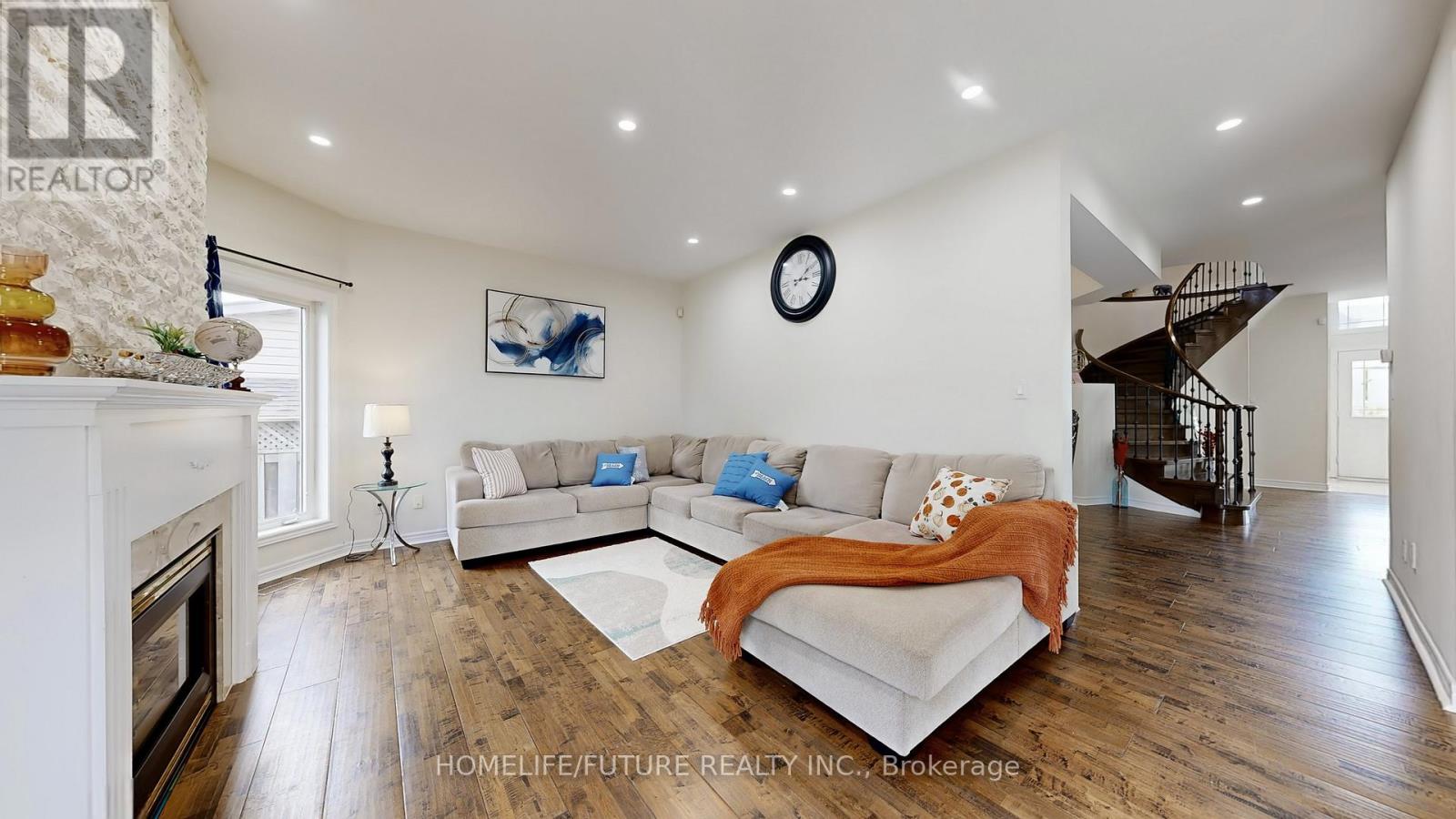 51 Estate Garden Dr, Richmond Hill, ON L4E 3V5