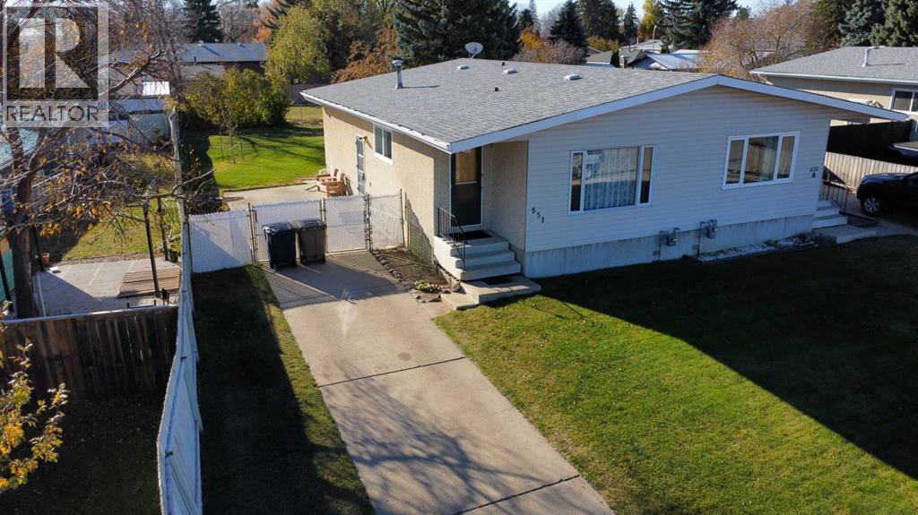 531 4th Avenue East #b, Brooks, AB T1R 0G7