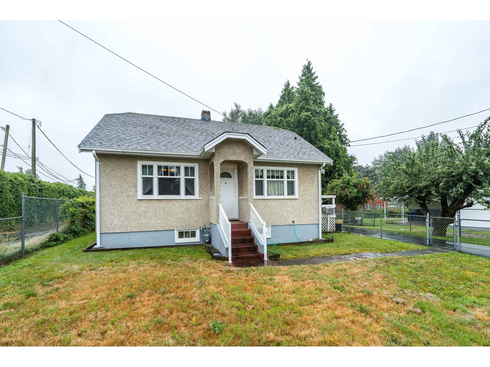 33884 Mayfair Ave, Abbotsford, BC V2S 1R2