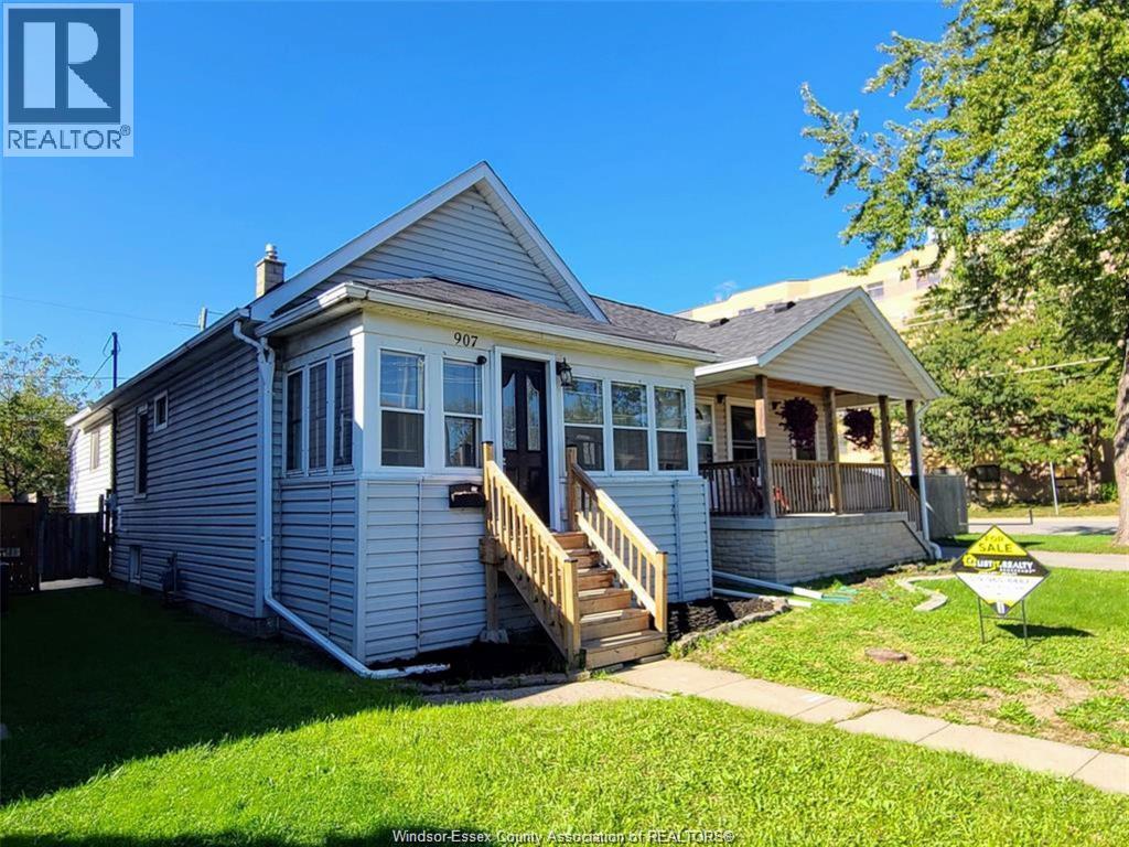 907 Bridge Ave, Windsor, ON N9B 1M9
