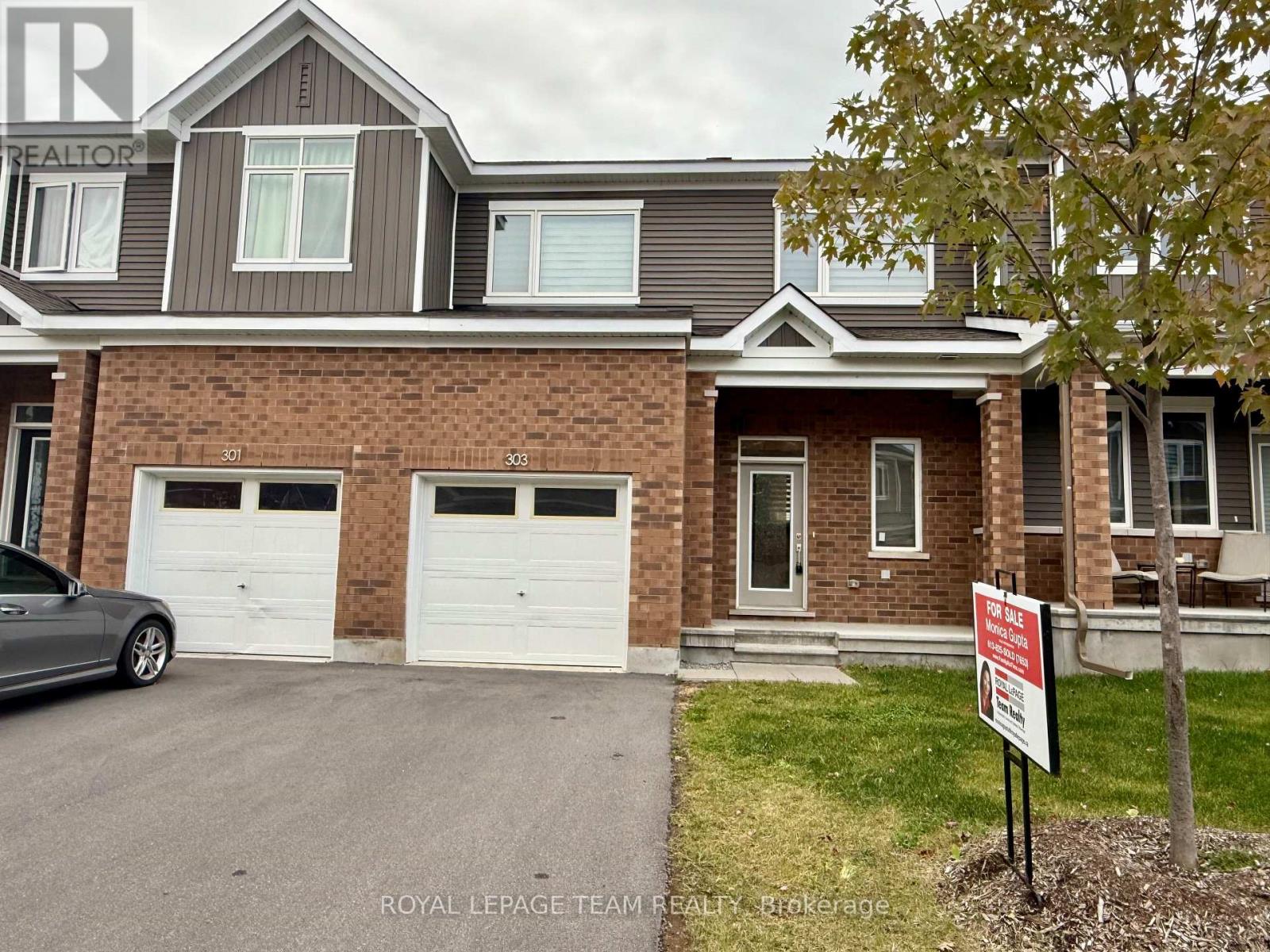 303 Canadensis Ln, Ottawa, ON K2J 6X8