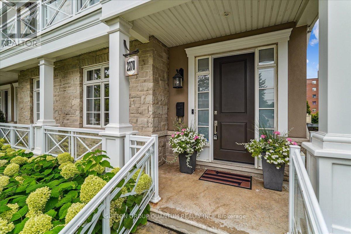 2378 Marine Dr, Oakville, ON L6L 1C4