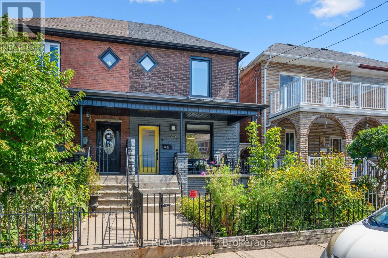 25 Uxbridge Ave, Toronto, ON M6N 2Y1