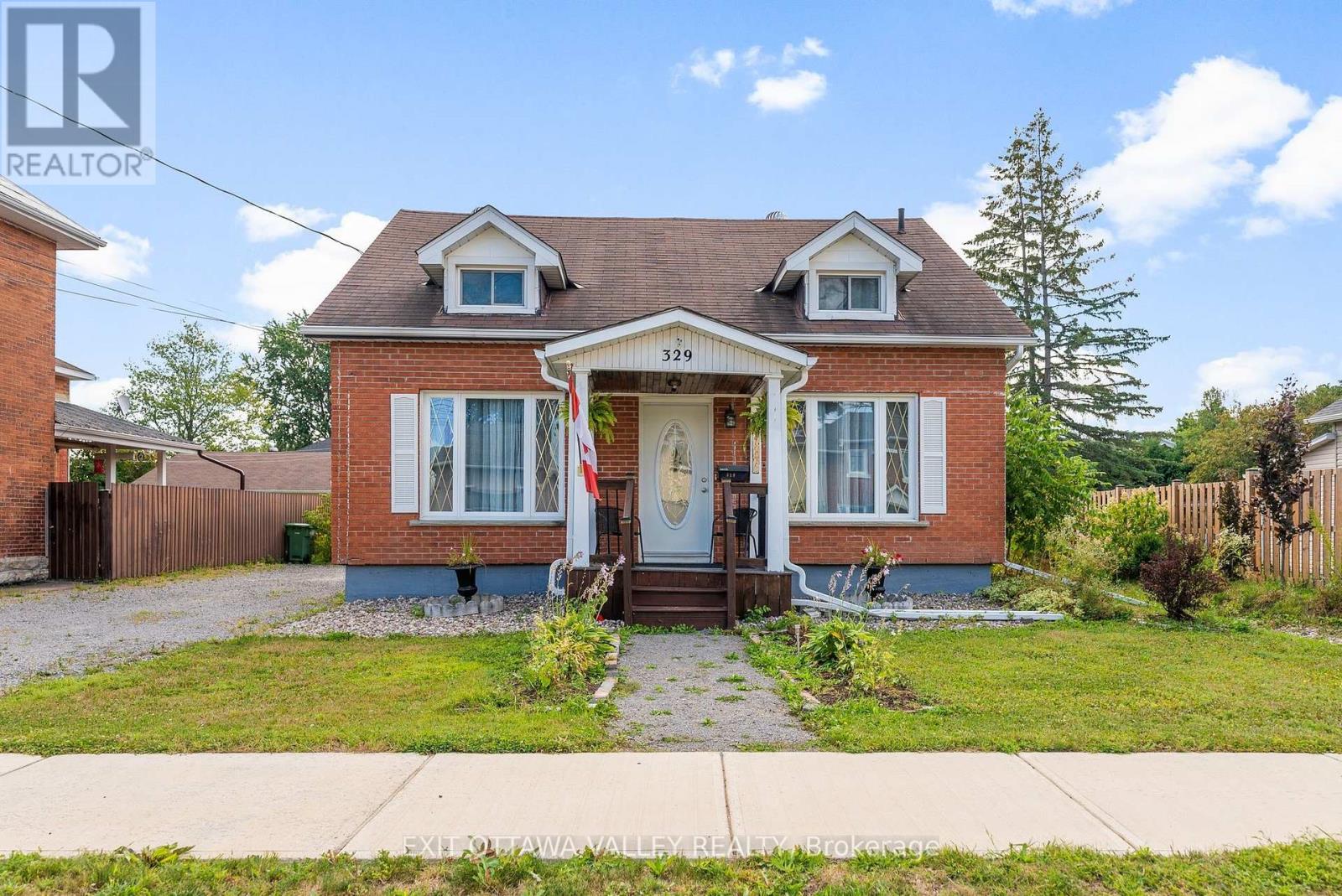 329 Third Ave, Pembroke, ON K8A 5G5