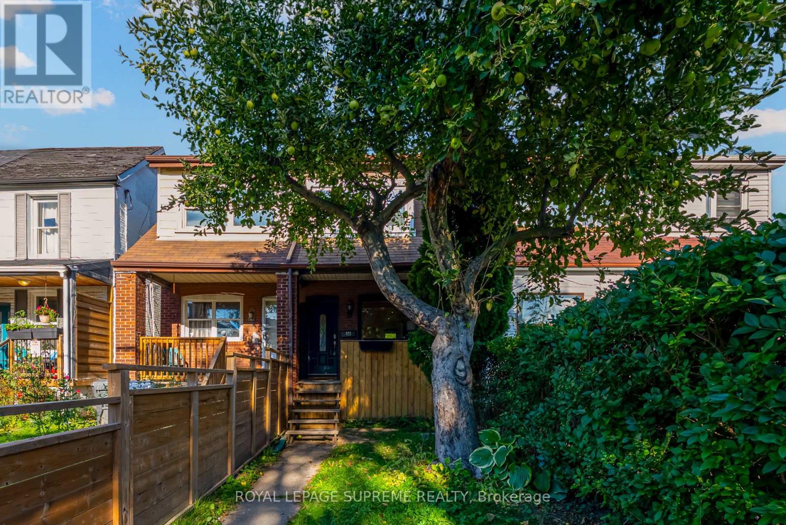 481 Main St, Toronto, ON M4C 4Y3