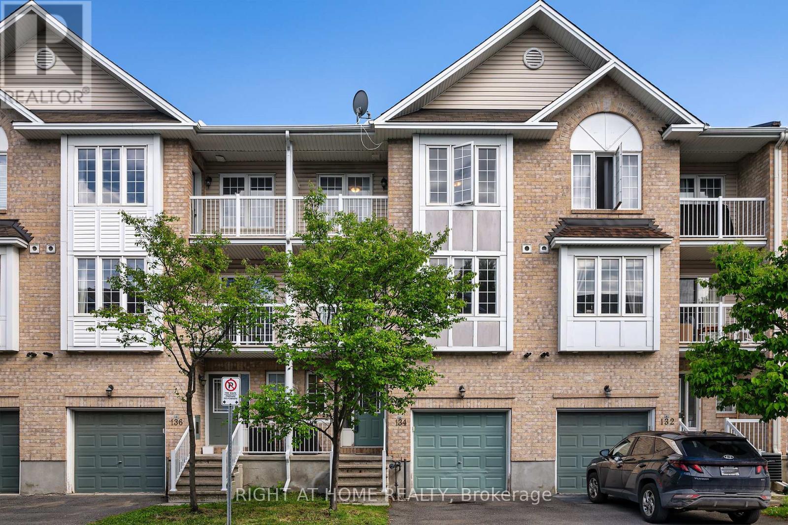 134 Fordham Private, Ottawa, ON K2C 4G5