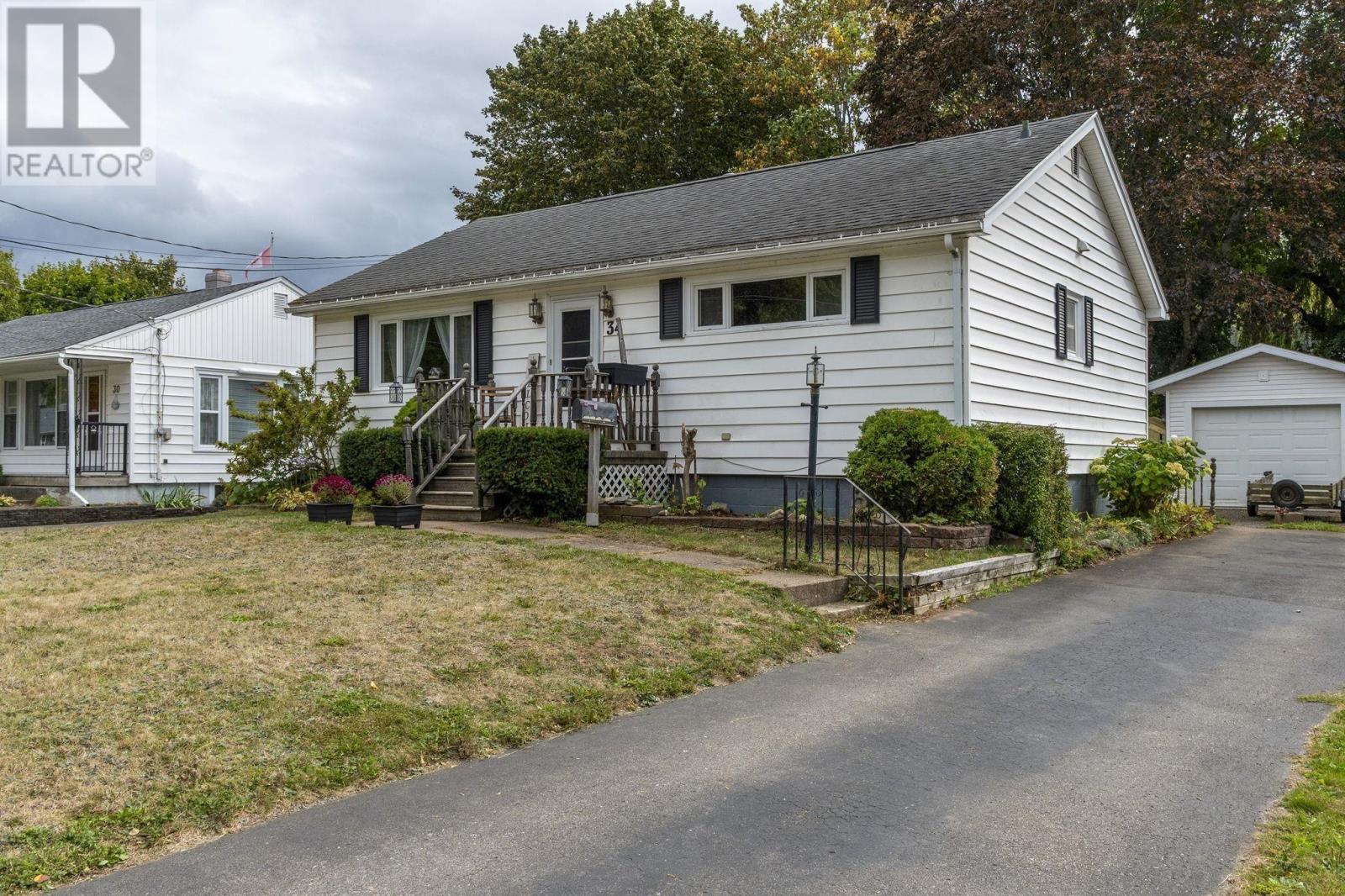34 Wade St, Kentville, NS B4N 1B6