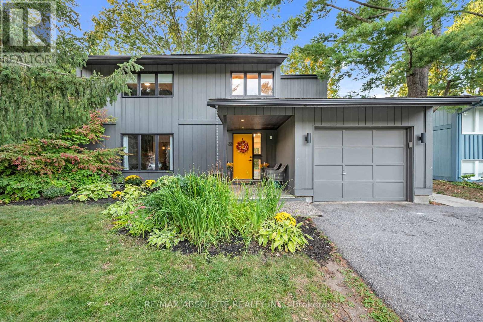 22 Inuvik Cres, Ottawa, ON K2L 1A2