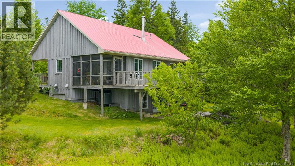 25 Bell Hill Rd, Long Point, NB E5N 7W5
