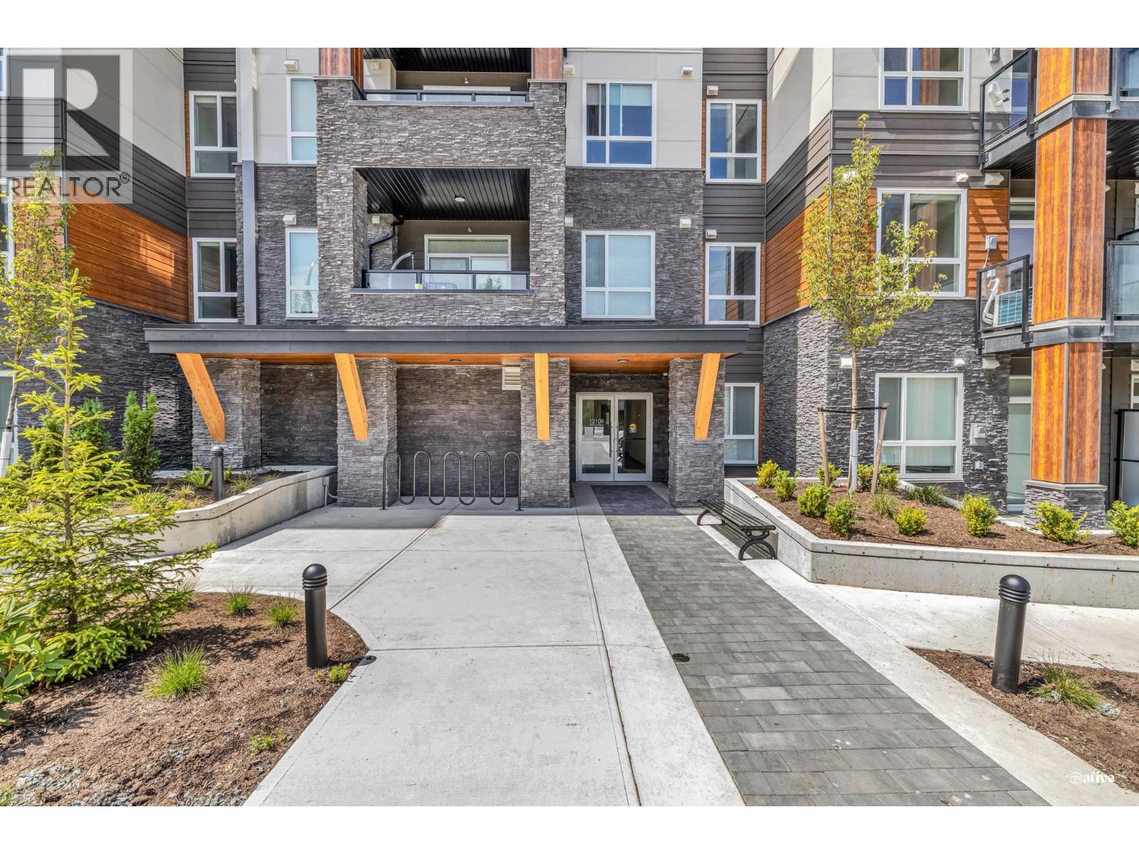 12109 223 Street Unit 215, Maple Ridge, BC V2X 6X1