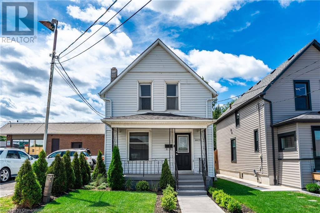 4475 First Ave, Niagara Falls, ON L2E 4G1