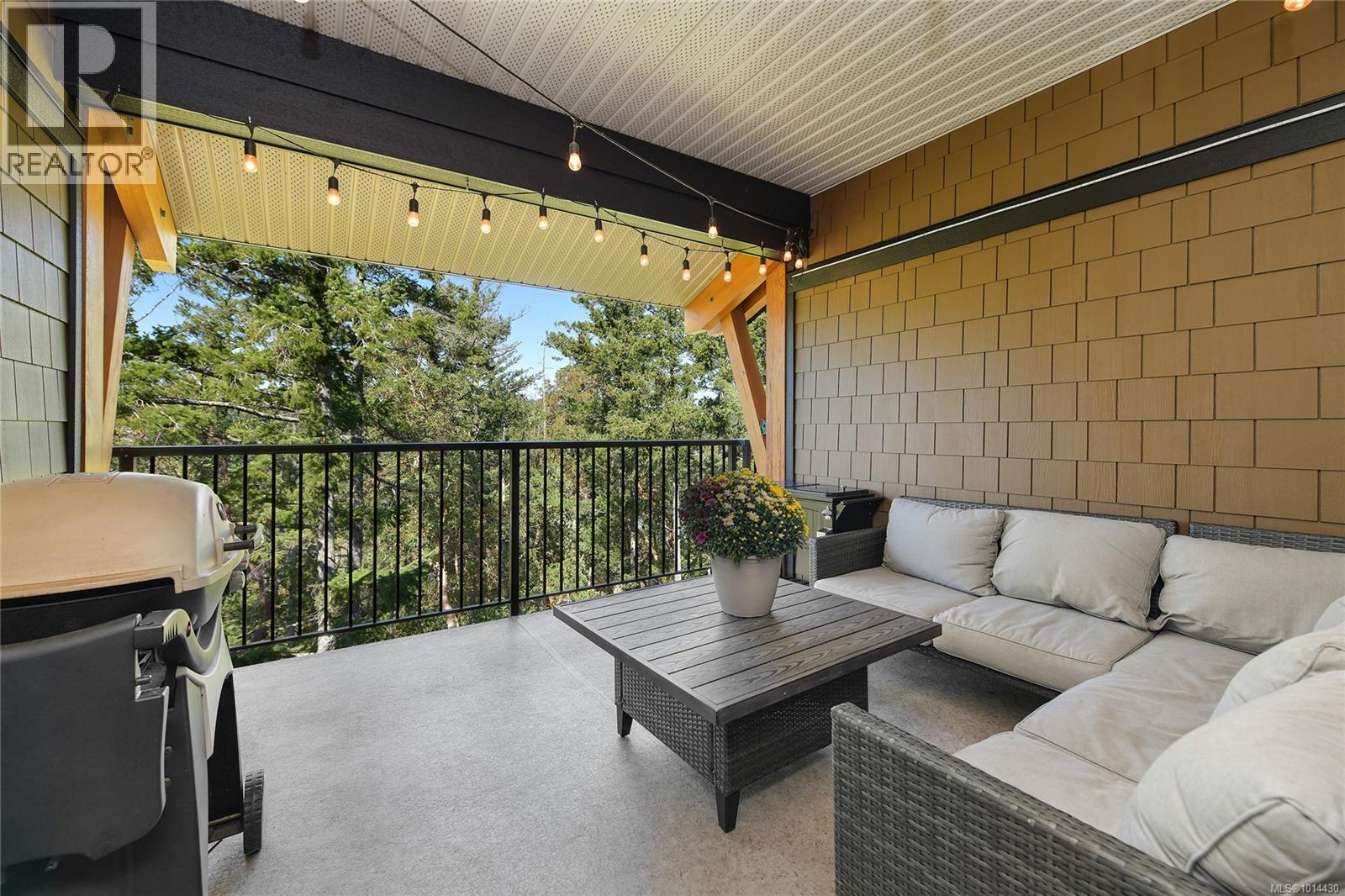 290 Wilfert Rd Unit 403 Rd, View Royal, BC V9C 0H6