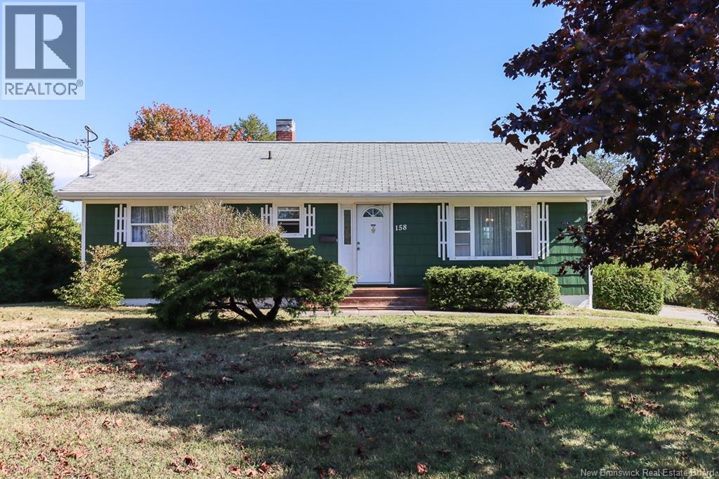 158 Lakeview Dr, Saint John, NB E2J 3M7