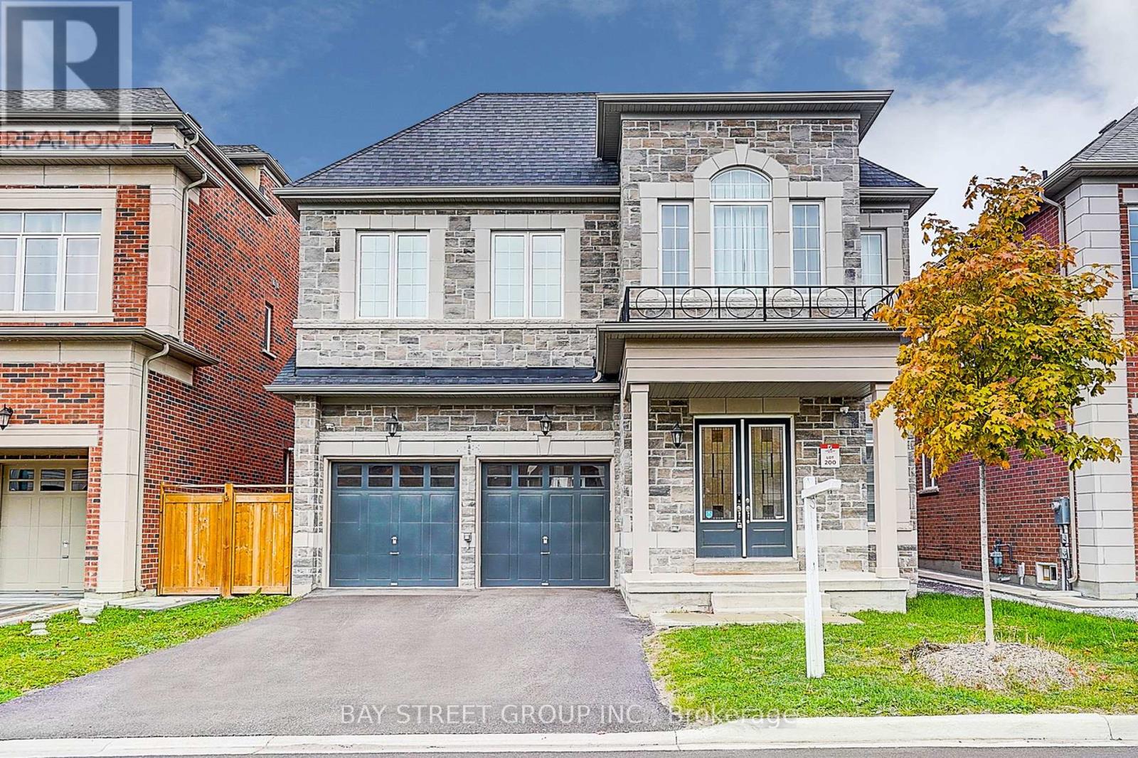 48 Red Giant St W, Richmond Hill, ON L4C 4Y4