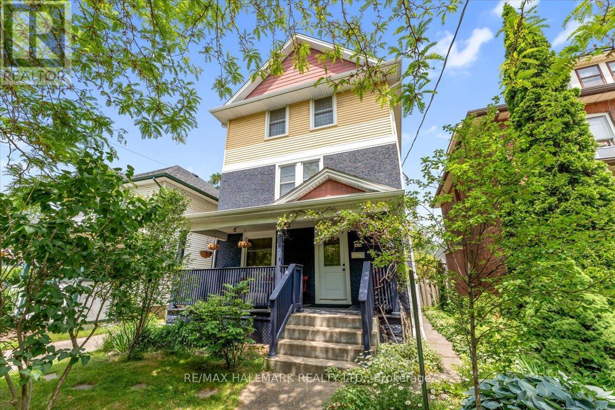 43 Albert St, St. Catharines, ON L2R 2G8