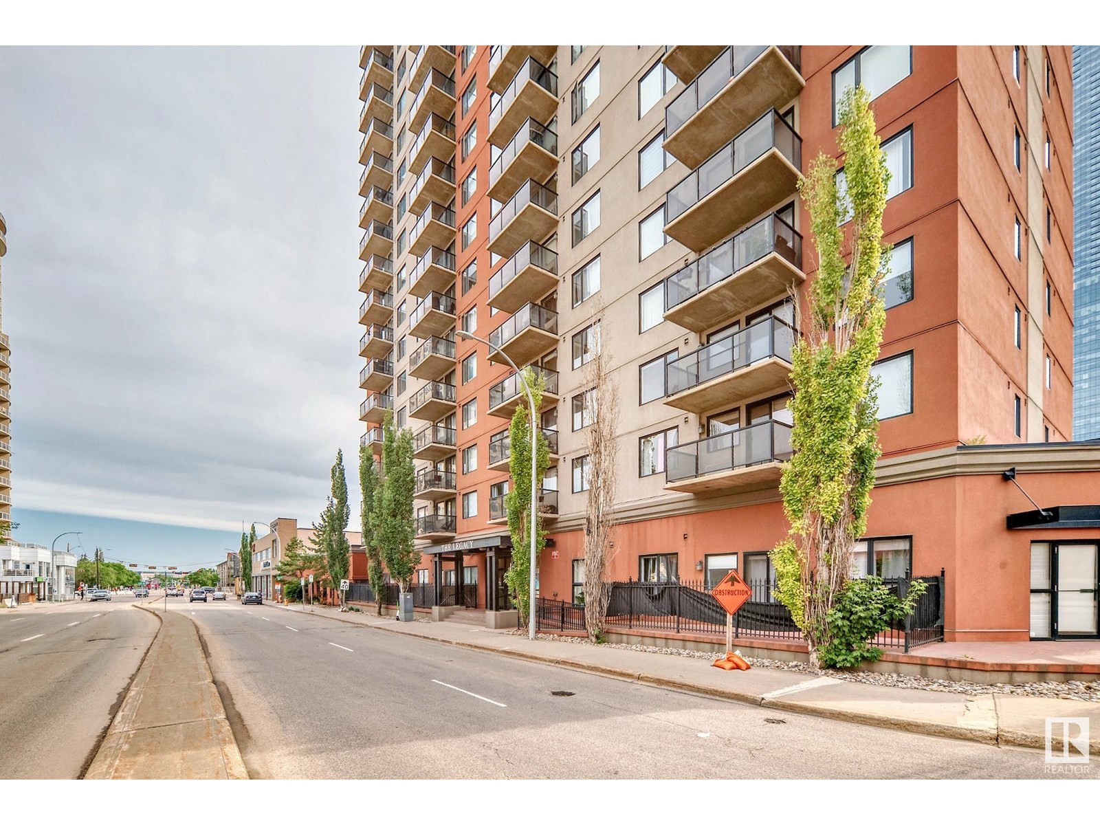 10303 105 Street Northwest #304, Edmonton, AB T5J 5G3