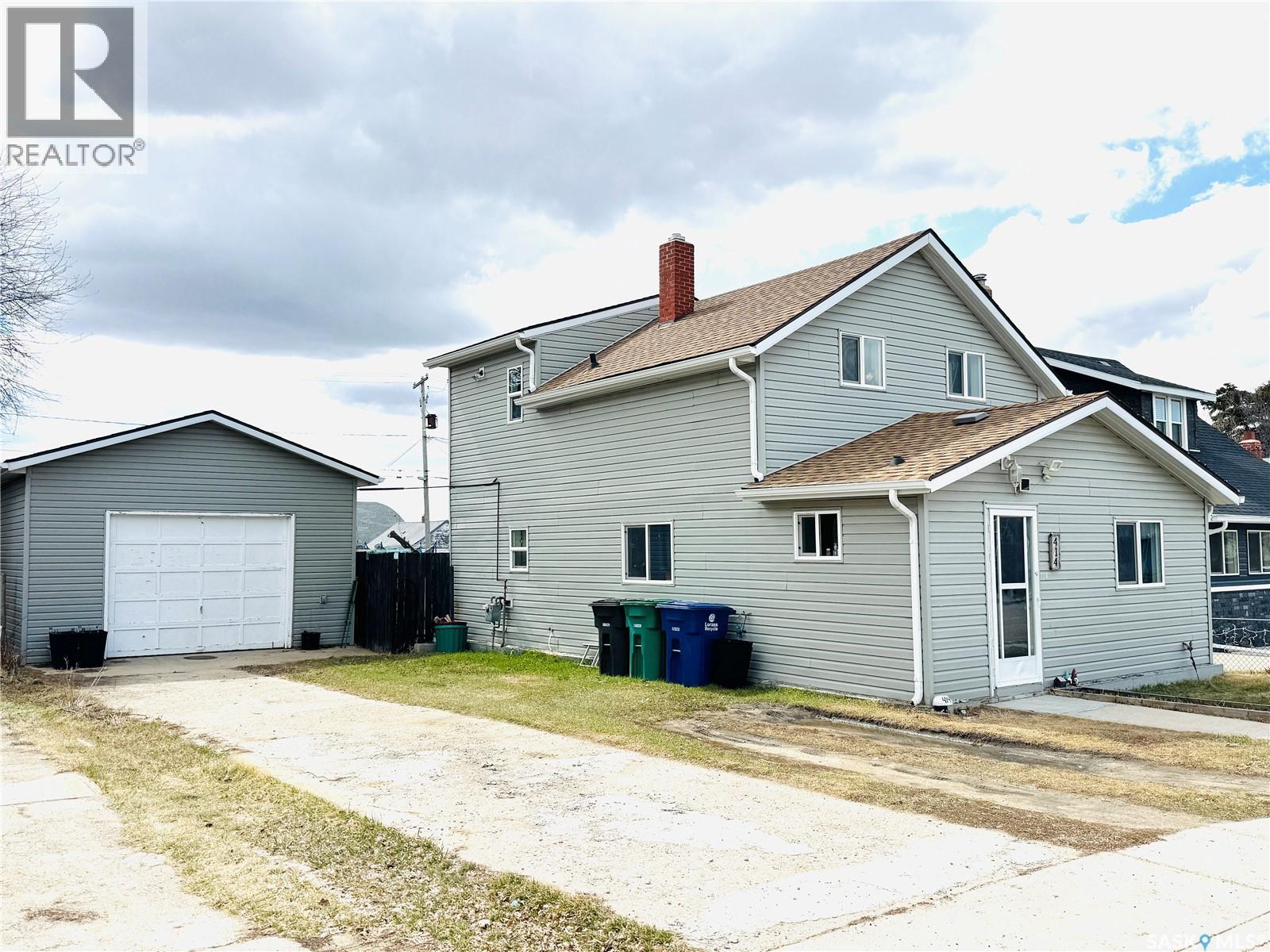 414 3 Avenue East, Biggar, SK S0K 0M0