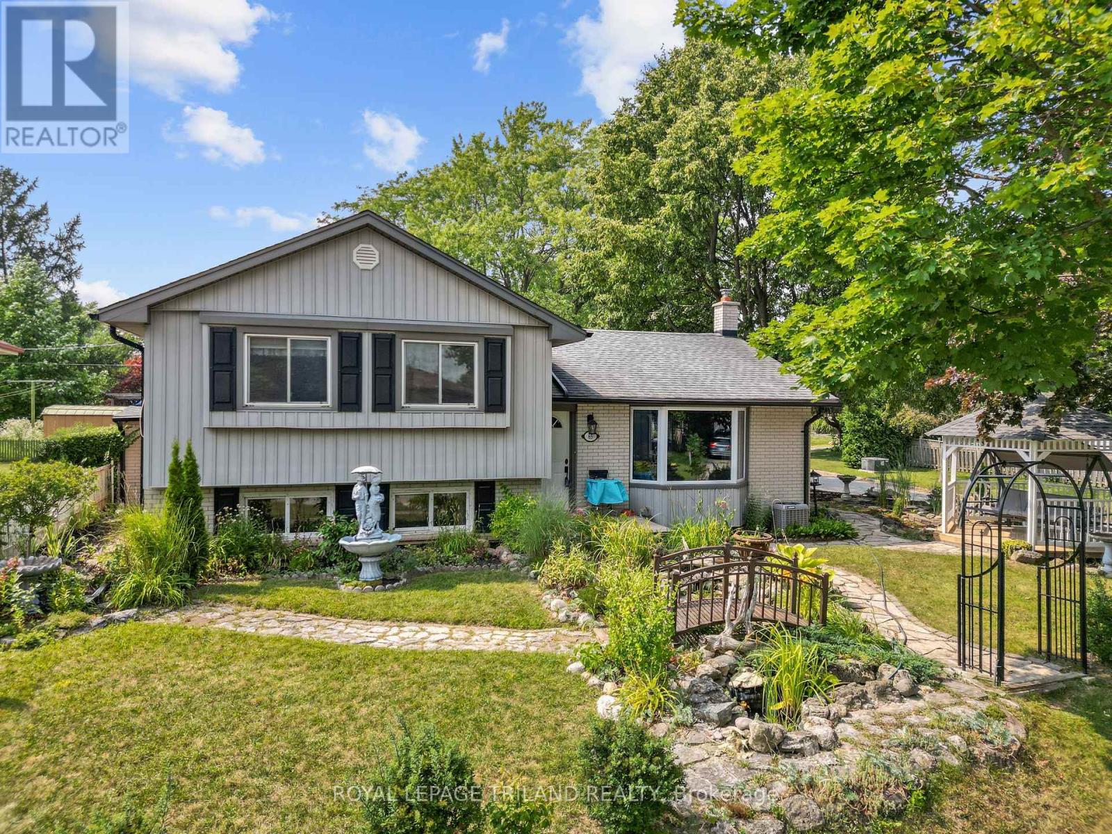 65 Almond Rd, London, ON N5Z 4C7