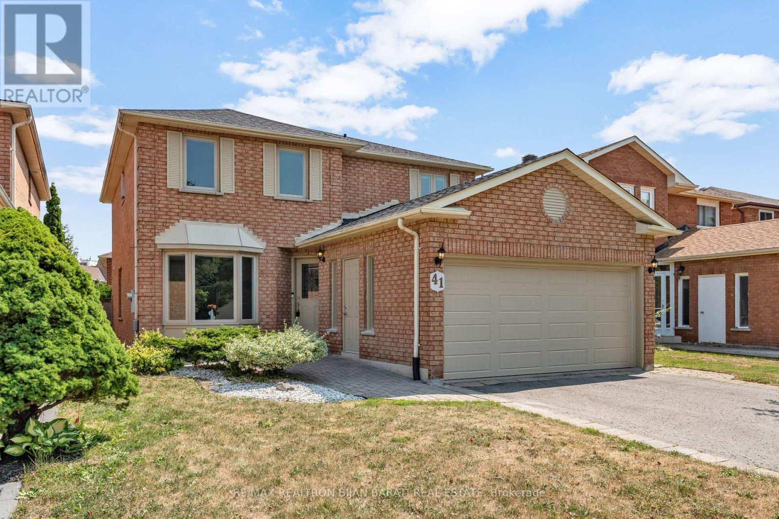 41 Dunbarton Ct, Richmond Hill, ON L4C 8G2