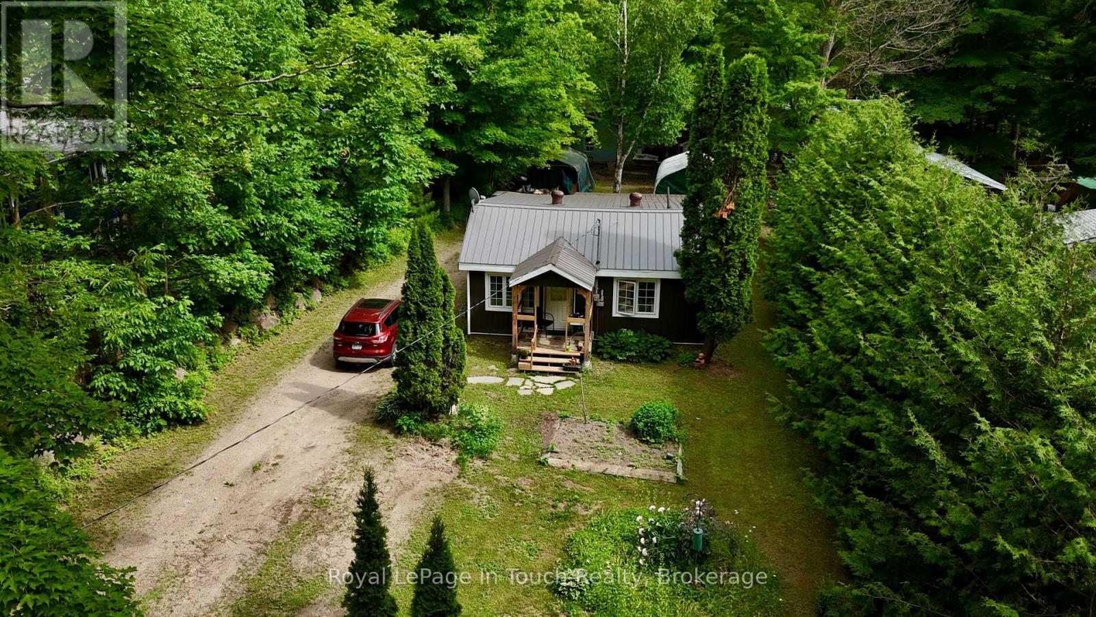 19 Needle Rd, Tiny, ON L9M 0B5