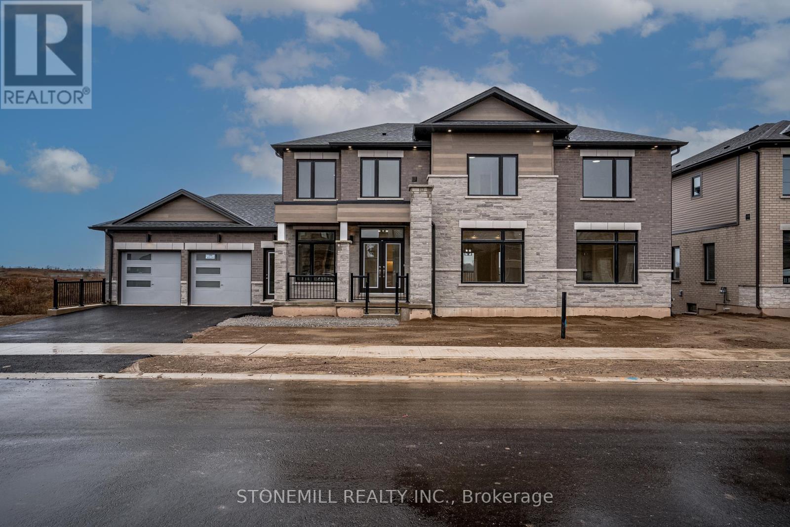 239 Midland Pl, Welland, ON L3B 0H4