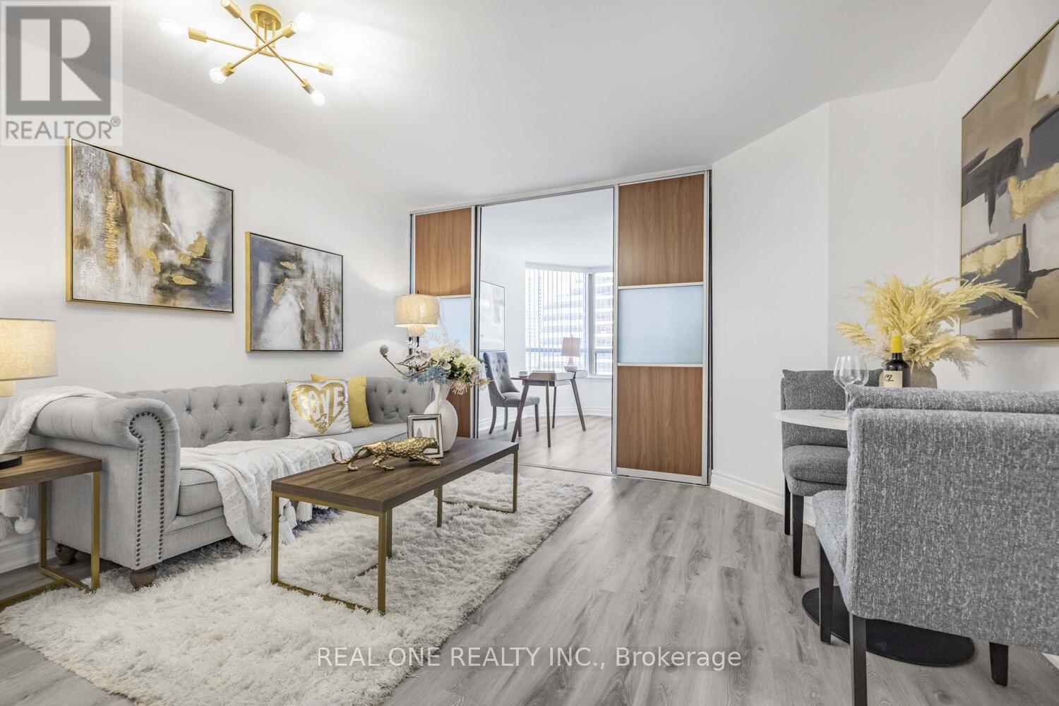 1015 7 Bishop Ave, Toronto, ON M2M 4J4