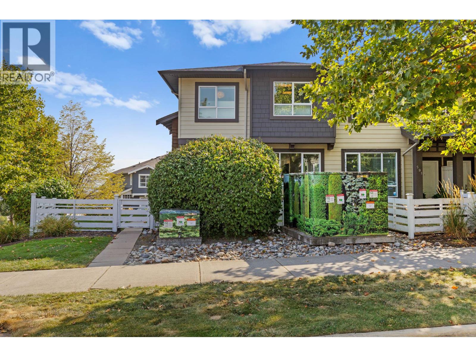 589 Boynton Pl, Kelowna, BC V1V 3B5