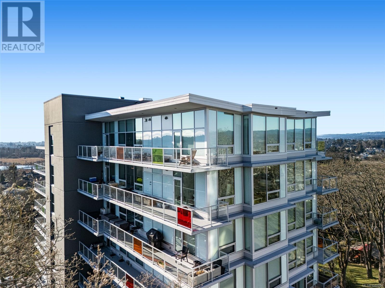 4009 Rainbow Hill Lane Unit 805, Saanich, BC V8X 0B3