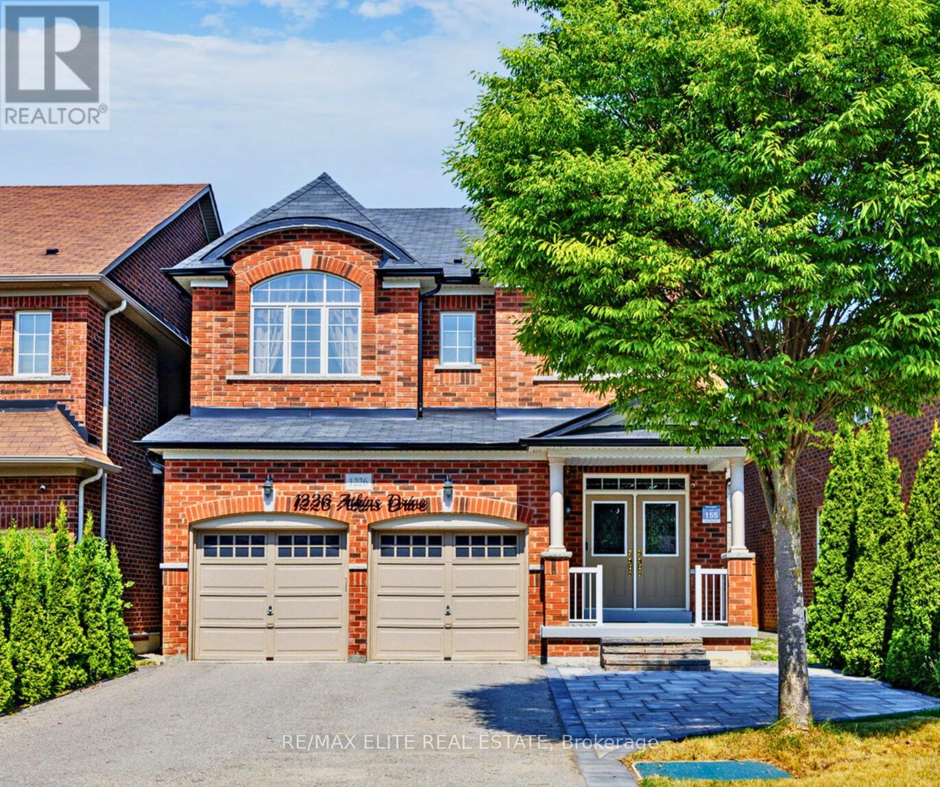 1226 Atkins Dr, Newmarket, ON L3X 0C8