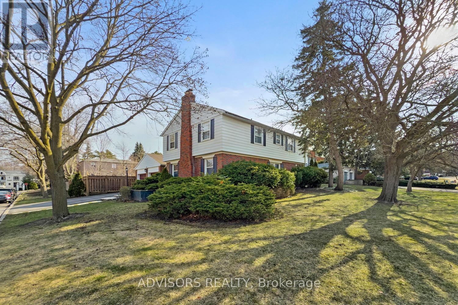 15 Alcaine Ct, Markham Thornhill, ON L3T 2G8