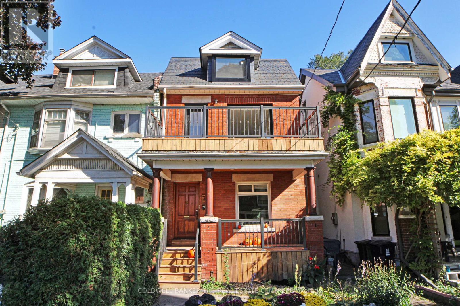 351 Clinton St, Toronto, ON M6G 2Y7
