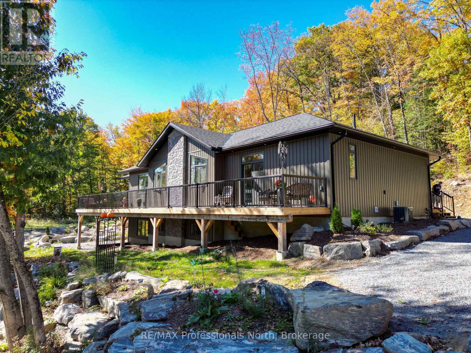 1203 Burlmarie Rd, Lake of Bays, ON P0B 1A0