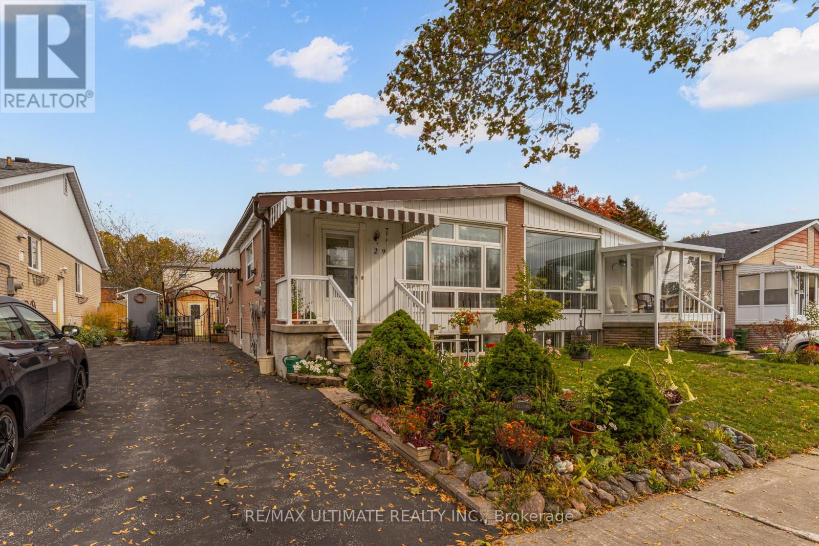 29 Clapperton Ave, Toronto, ON M1L 4K7