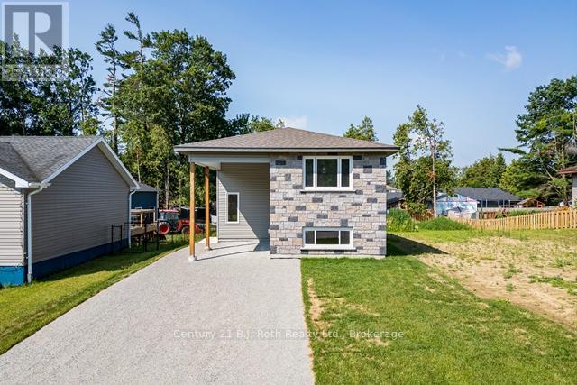 3382 Azcona Ave, Severn, ON L0K 1G0