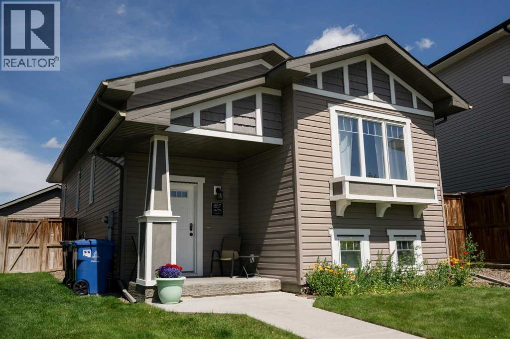 887 Keystone Mdws W, Lethbridge, AB T1J 5E2