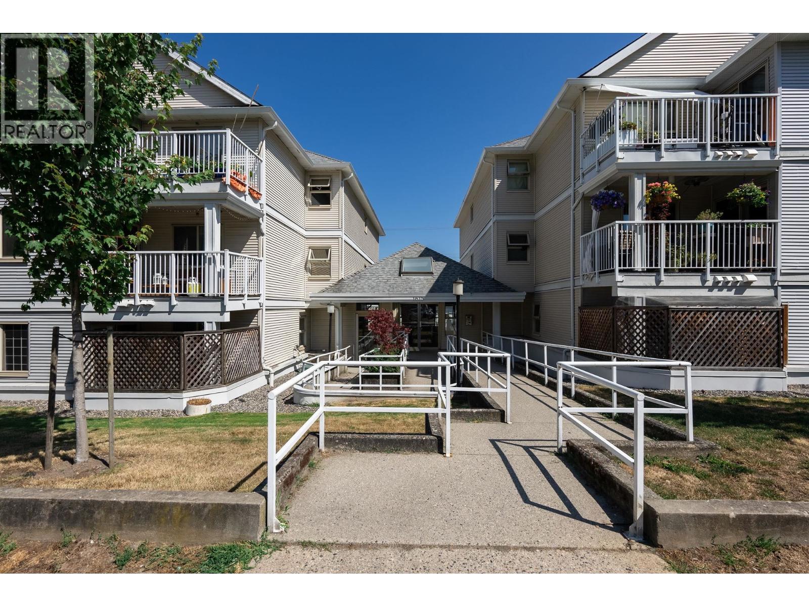 1615 Frances Street Unit 203, Vancouver, BC V5L 1Z3
