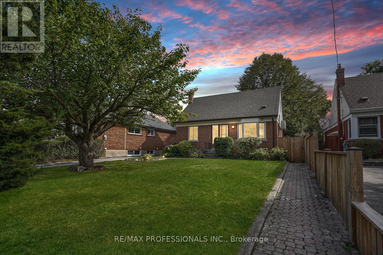 23 Scotswood Rd, Toronto Wexford-maryvale, ON M1R 3N3