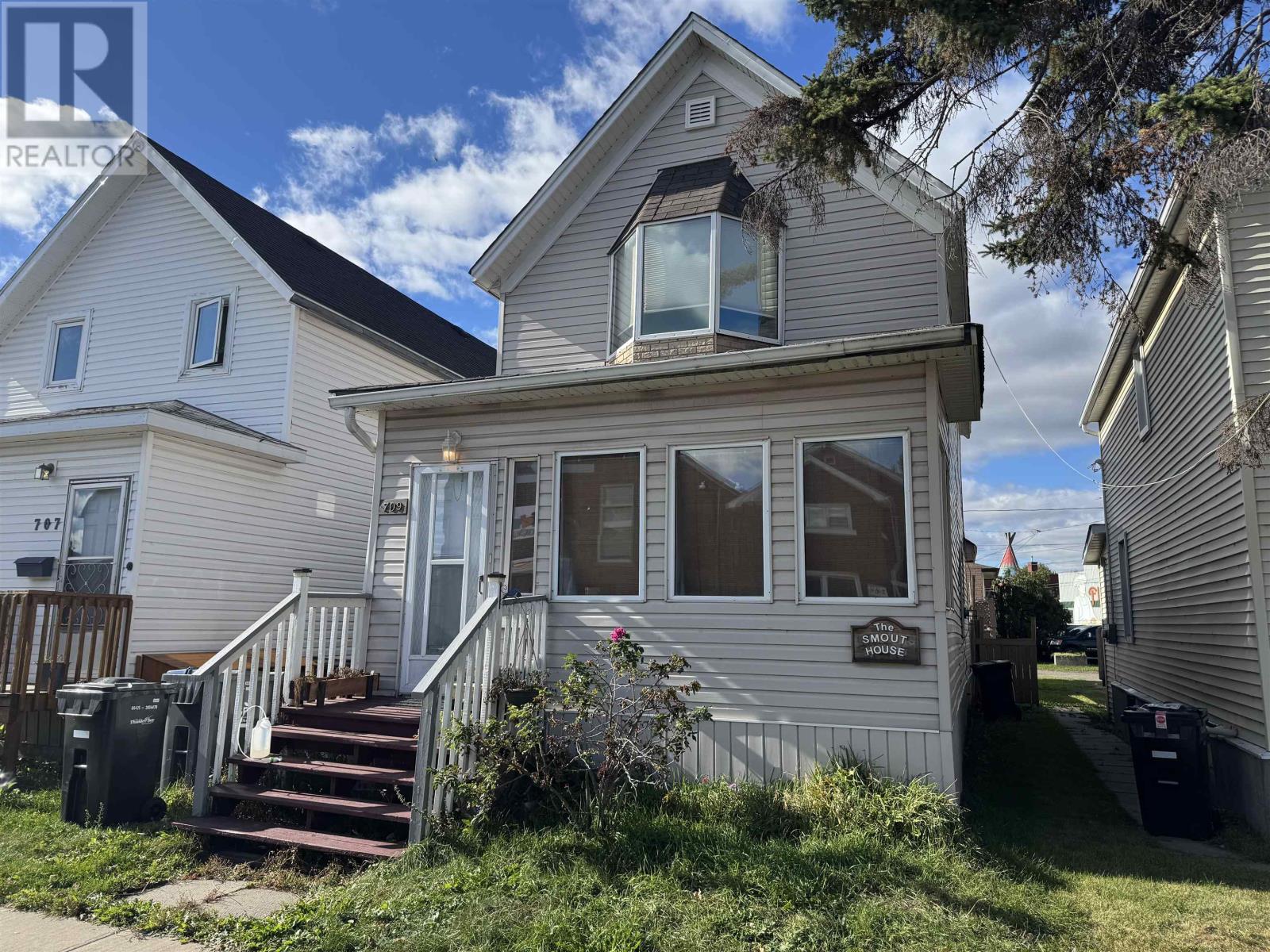 709 Mckenzie St, Thunder Bay, ON P7C 3L5