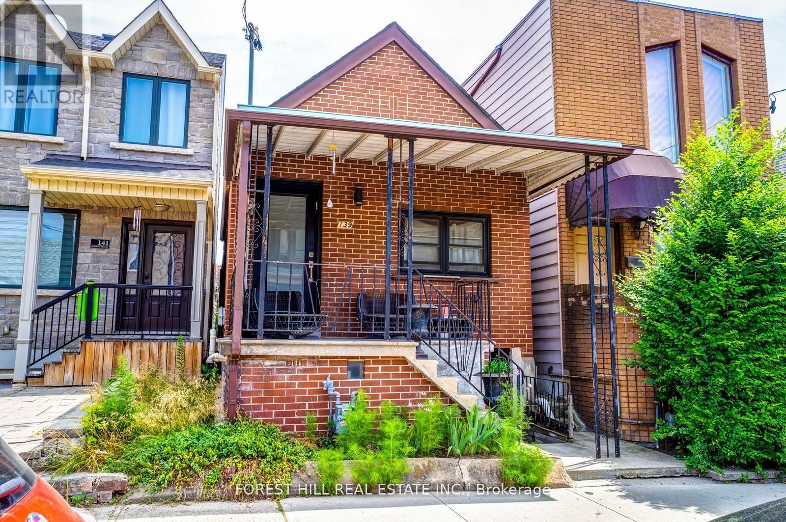 139 Christie St, Toronto, ON M6G 3B3