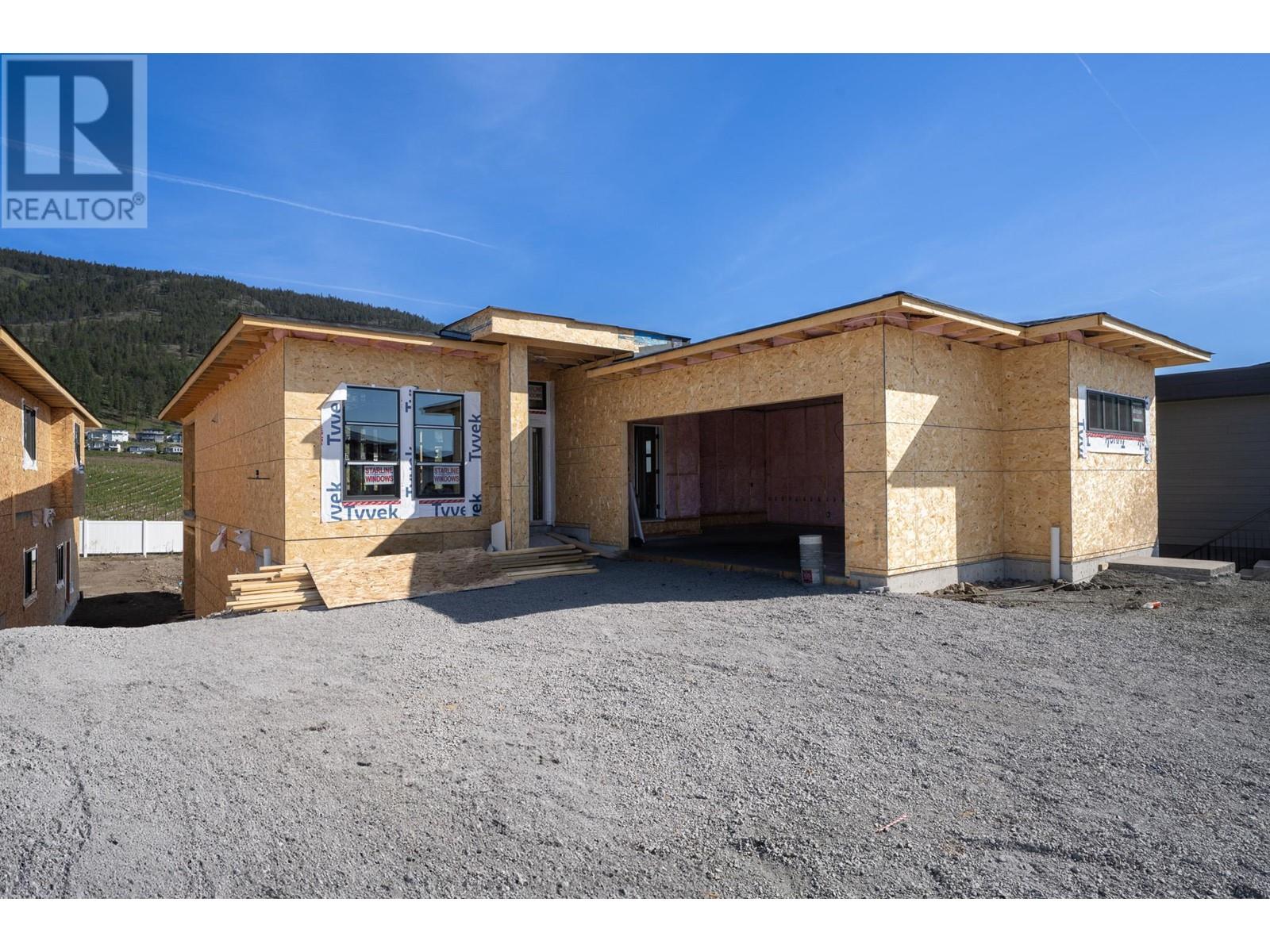 2538 Pinnacle Ridge Dr, West Kelowna, BC V4T 0G4