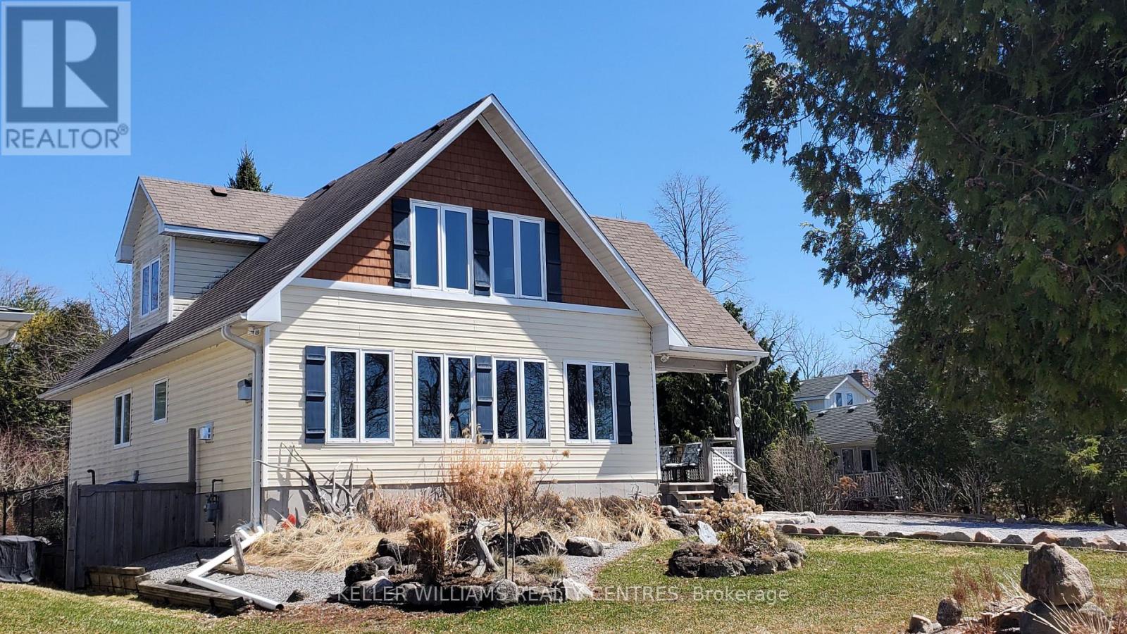 183 Lake Dr N, Georgina, ON L4P 3C8