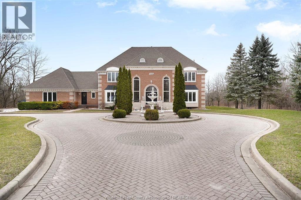 7566 Howard Ave, Amherstburg, ON N0R 1J0