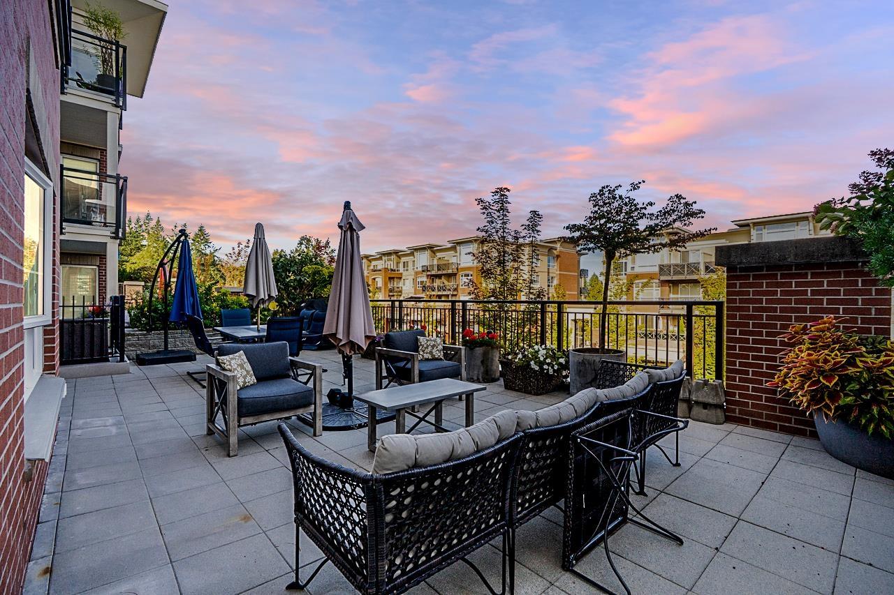 2950 King George Boulevard Unit 203, Surrey, BC V4P 0E5