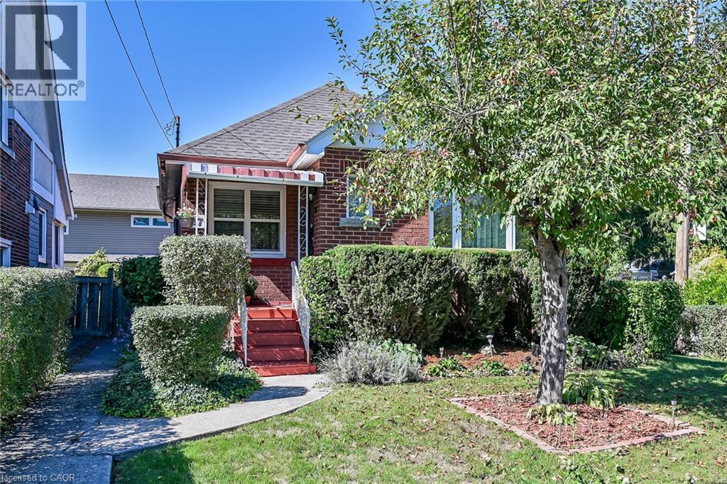 27 Paradise Rd N, Hamilton, ON L8S 3S5