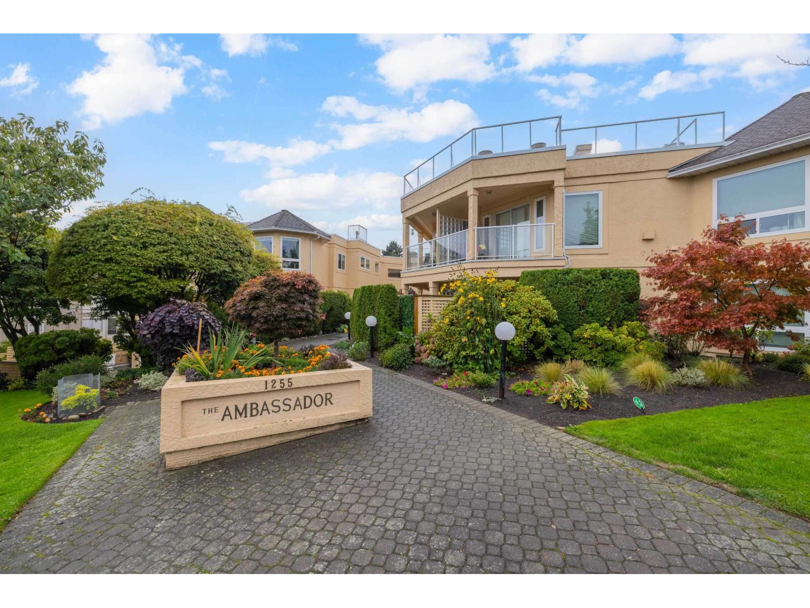 1255 Best Street Unit 201, White Rock, BC V4B 4E1