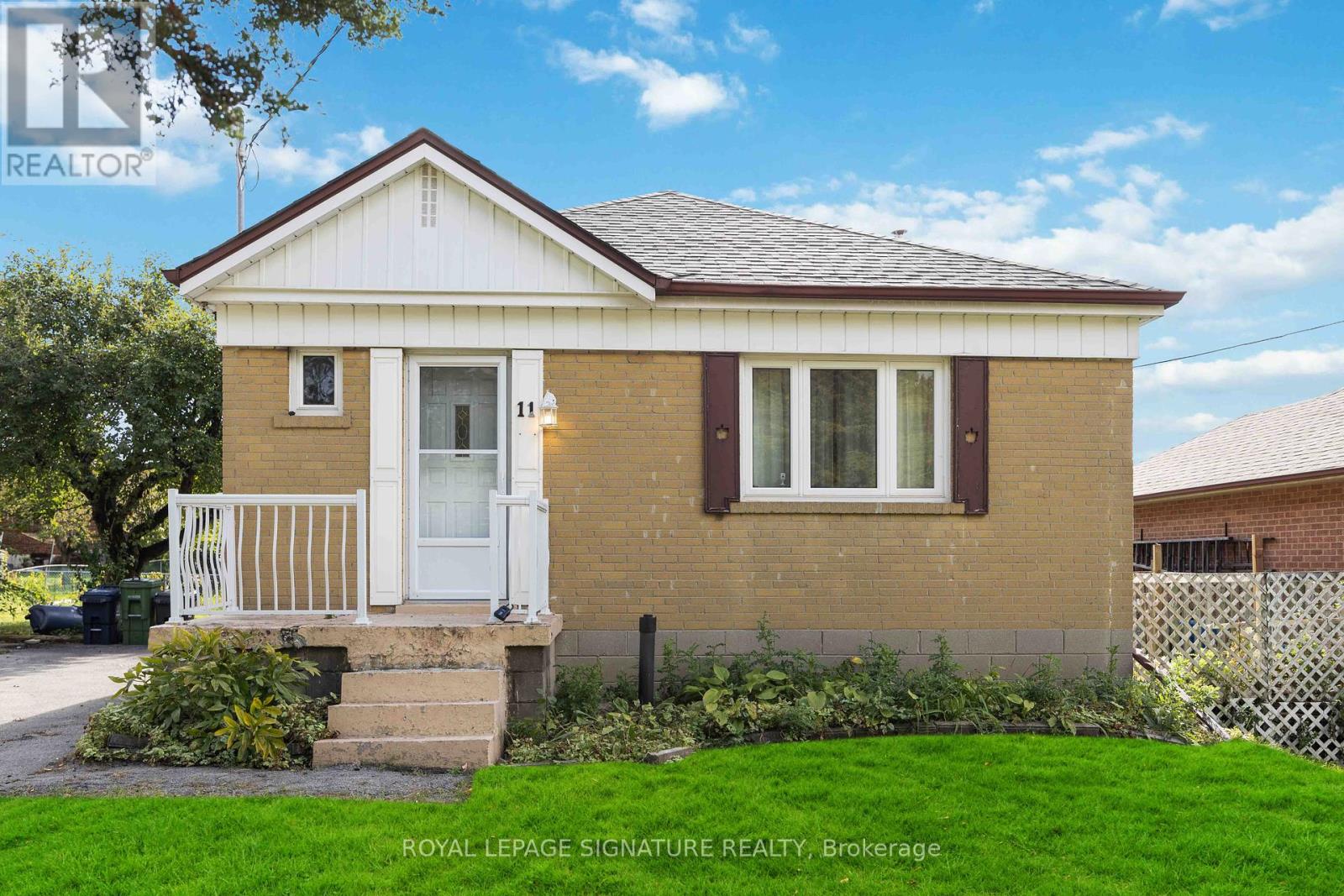 11 Flamingo Cres, Toronto Brookhavenamesbury, ON null MLS W9398899