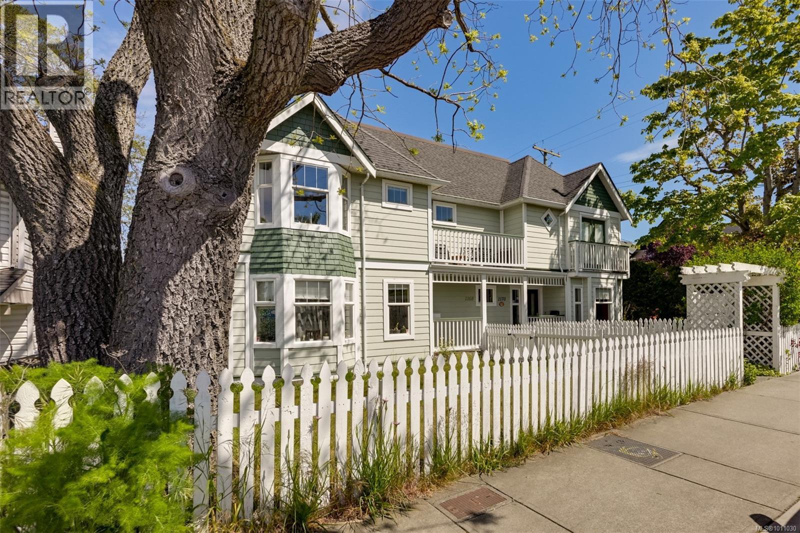 1168 Caledonia Ave, Victoria, BC V8T 1G1
