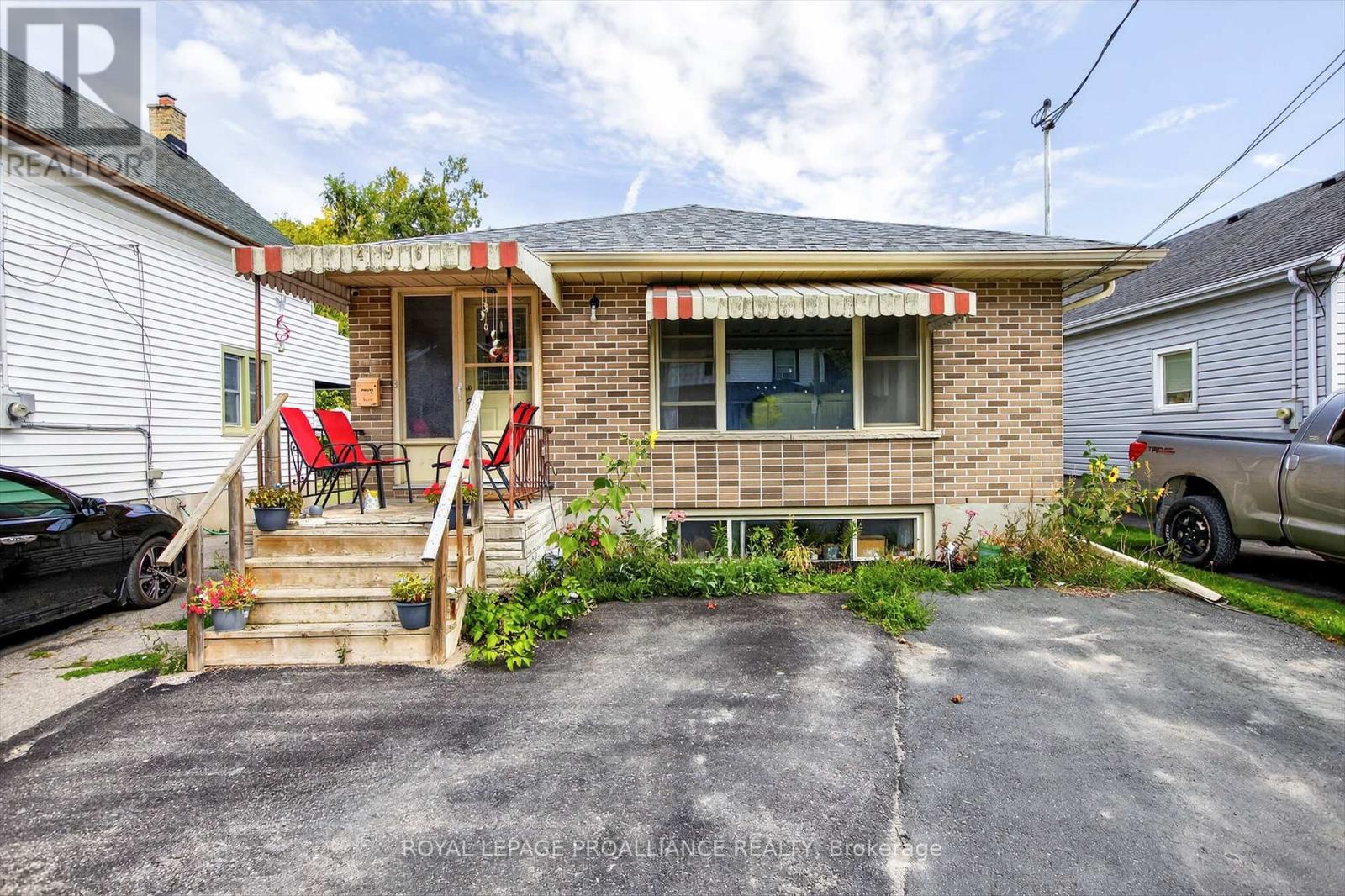 496 Cross St Ward 3 St, Peterborough, ON K9H 4T2