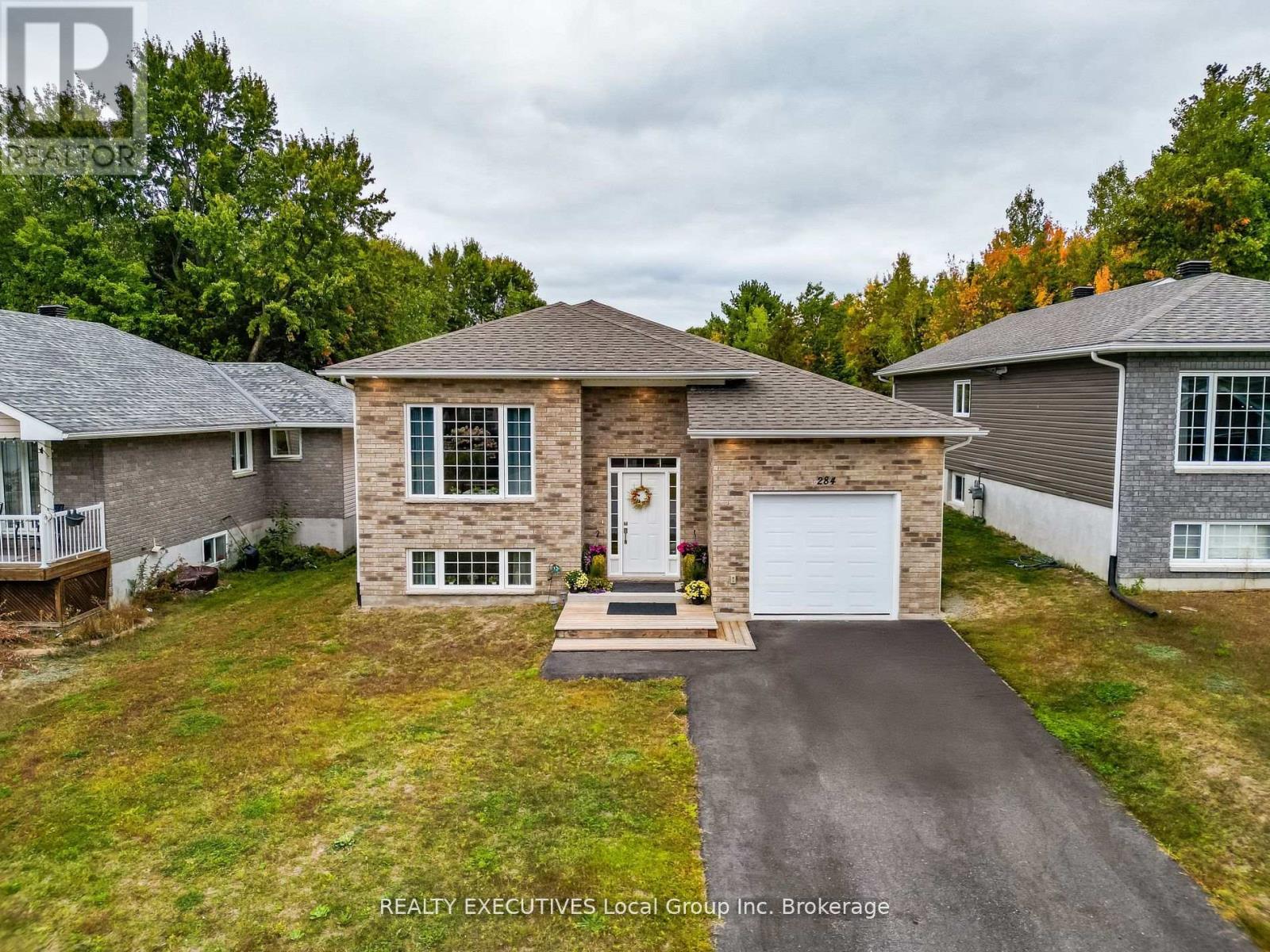284 Thelma Ave, North Bay, ON P1A 4K1